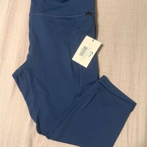 ZYIA Navy Hi-Rise Light n Tight Capri 20” Leggings